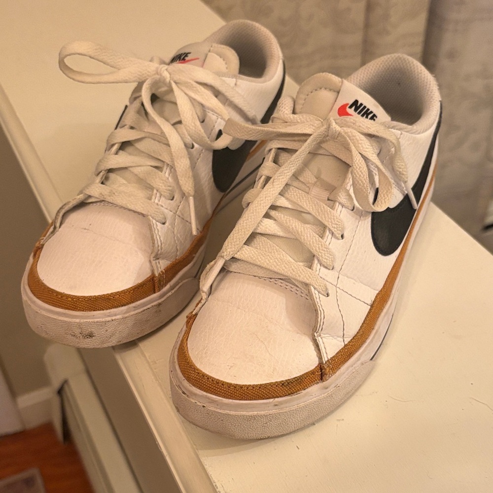 Nike Court Legacy’s